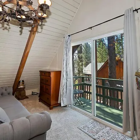 Bear Country Retreat, Fawnskin Near The Lake Exterior photo