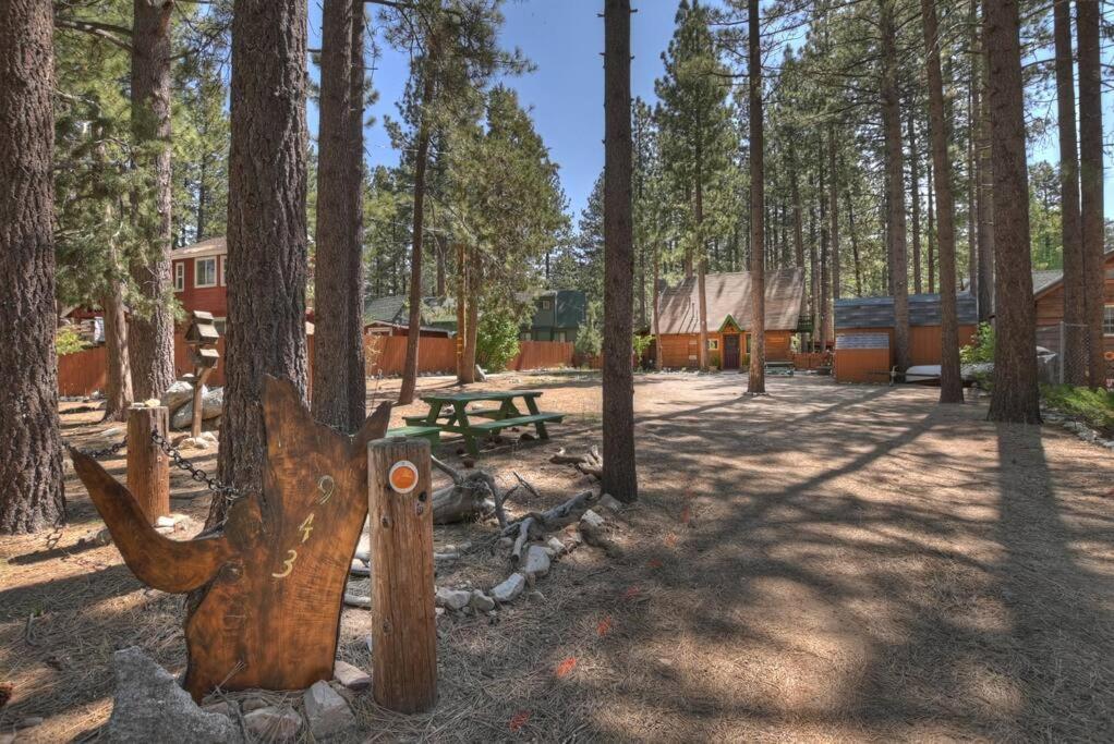 Bear Country Retreat, Near The Fawnskin
