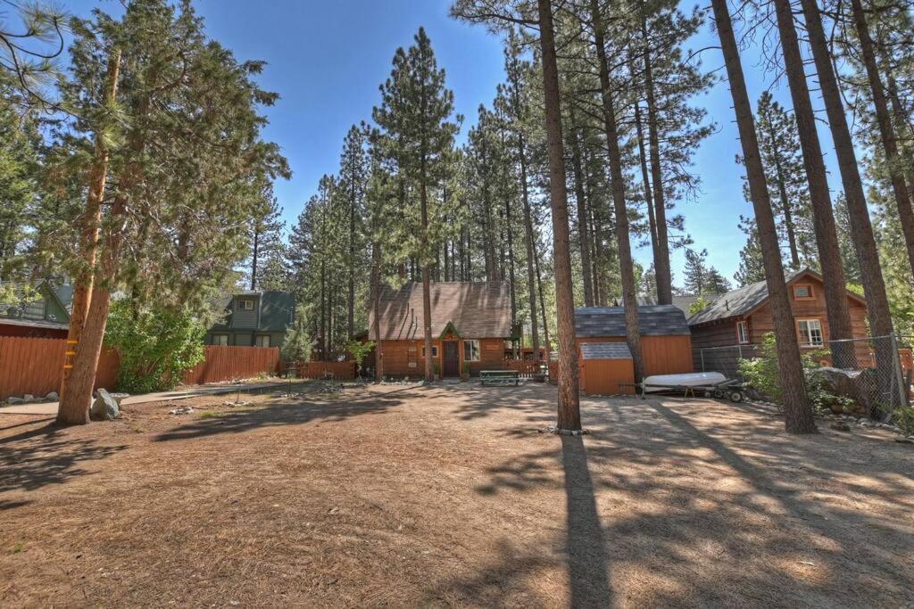 Bear Country Retreat, Near The